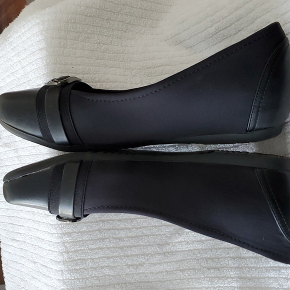 BARE TRAPS MEMORY FOAM SIZE 10 WIDE FLATS - Picture 10 of 12